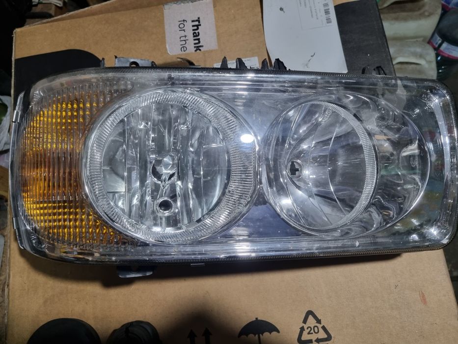 Фар за ДАФ десен