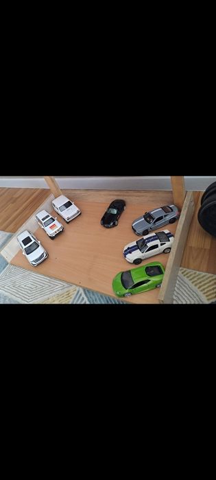 Игрушчные машины модельки в масштабе 1/24