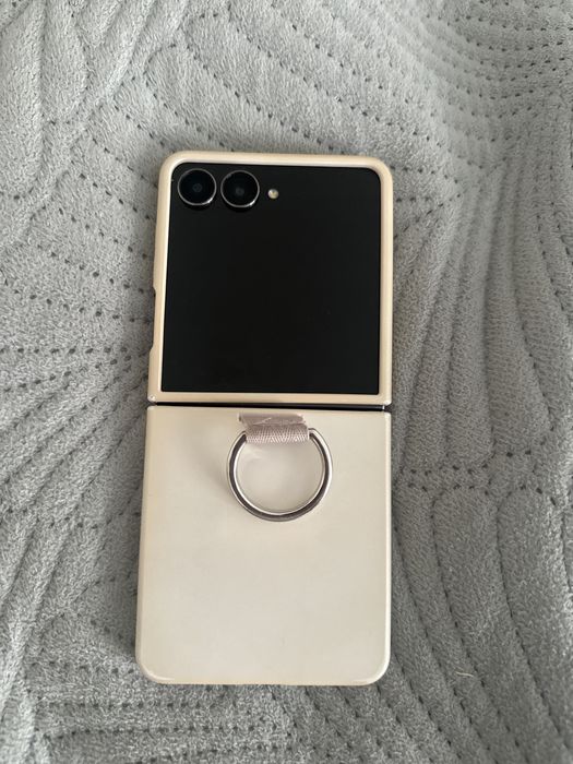 Samsung Galaxy Z Flip 7 / 512 gb