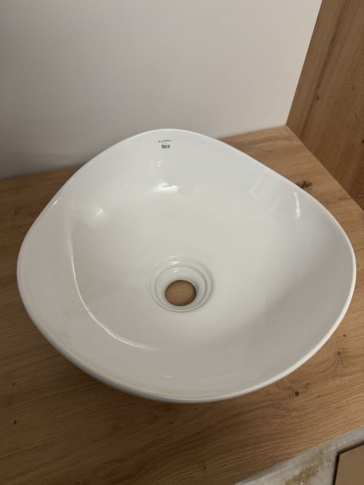 Умивалник тип купа Roca Ohtake