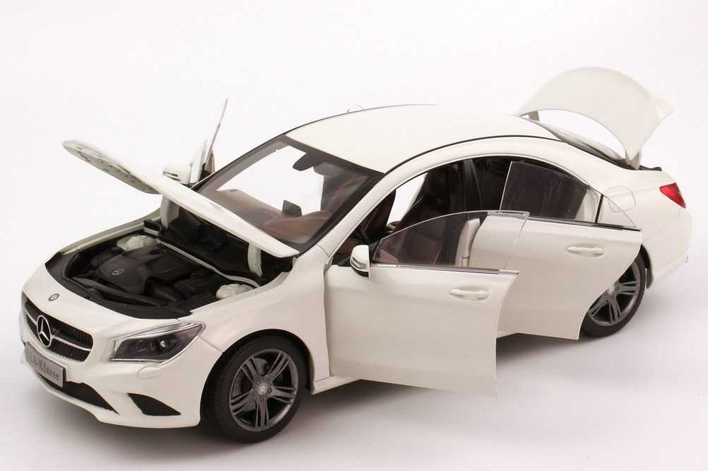 1:18 Mercedes-Benz CLA-Class cirrus white.