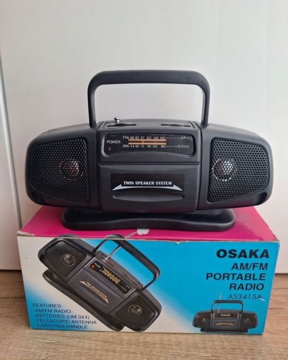 Radio portabil vintage Osaka Nou.