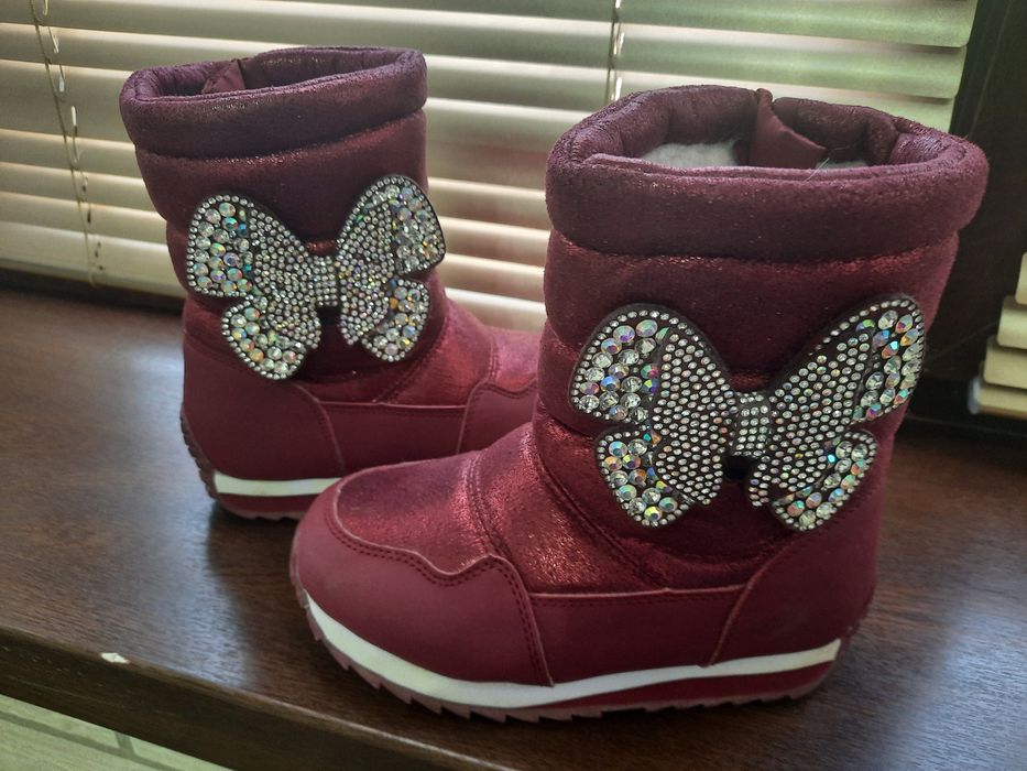 Продам сапожки детские