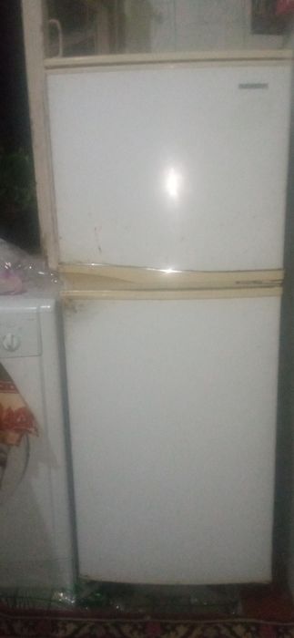 Xolodilnik Samsung sotiladi.