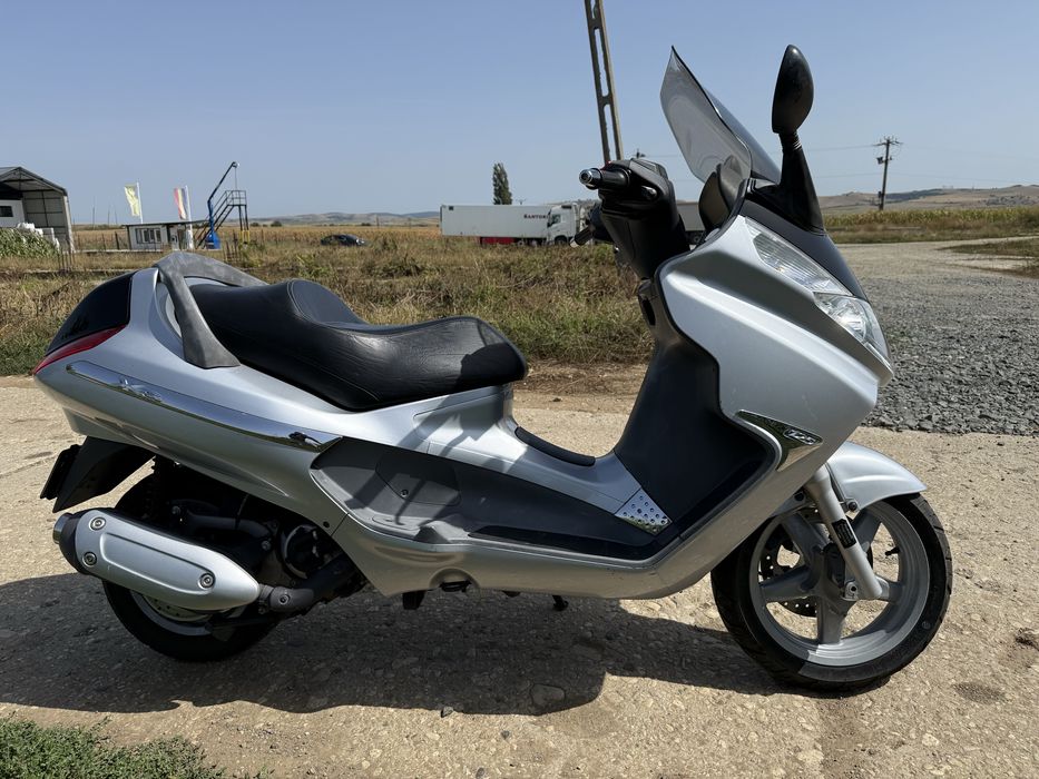 Piaggio x8 125cc scuter