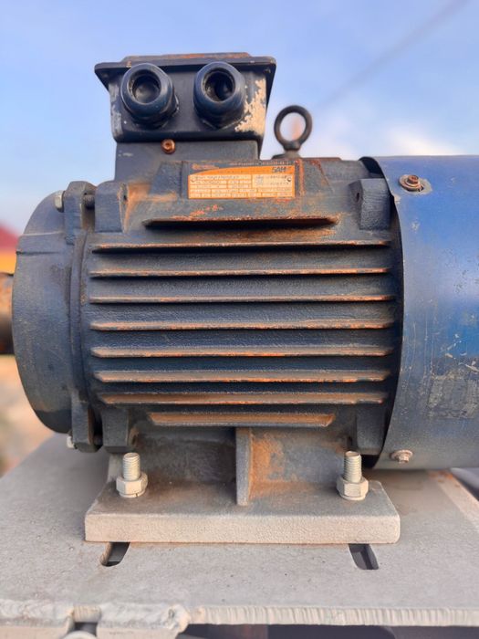 Бетономешалка кубовая