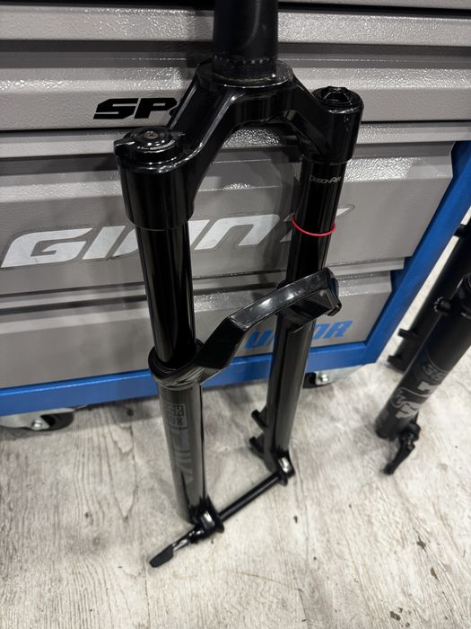 Вилка  Rock Shox Pike DebonAir+ 140 29