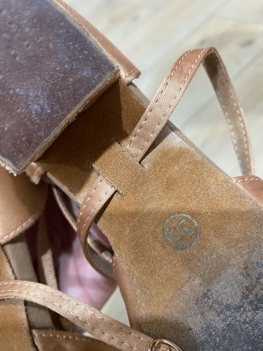 Продам танцевальные туфли