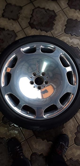 Диски с резиной. На мерседес