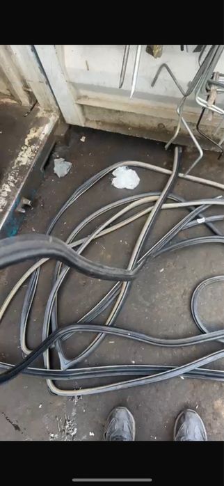 Продам  комплект резин на дерные арки на  lexus ES300.