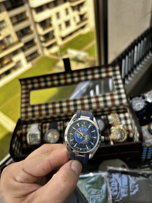 Ceas Automatic Aqua Terra Worldtimer 43mm GMT – Cadran Albastru – Curea Cauciuc