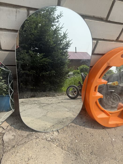 Продам зеркала. Звонить на сотовый телефон.
