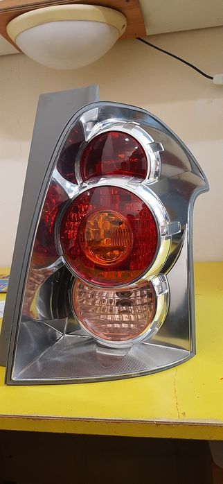 Десен стоп за тойота корола версо .Без стъкло