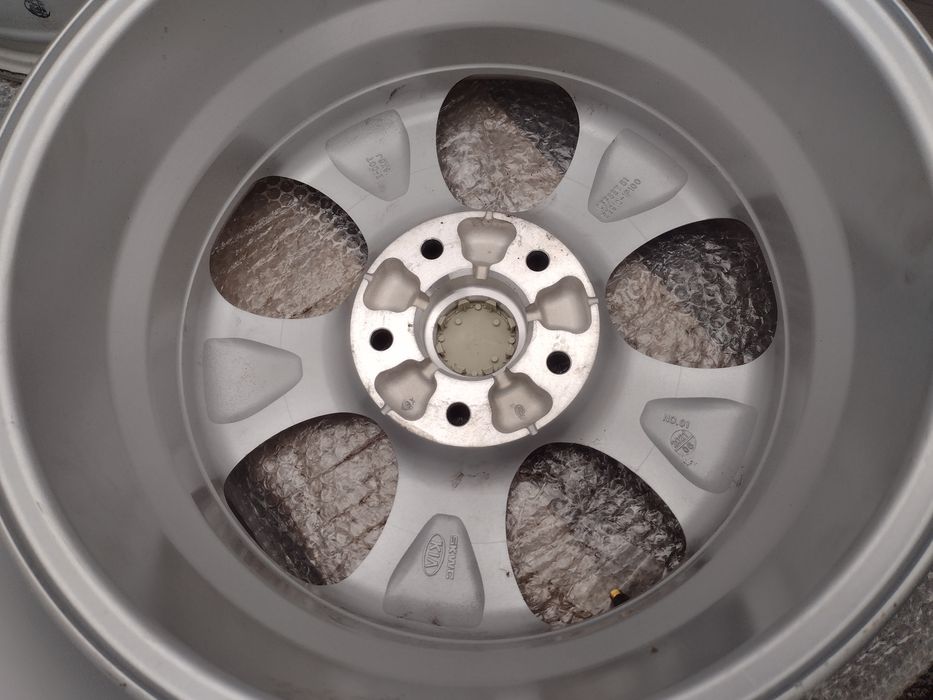 Почти нови 4бр.16-5х114.3 ЕТ51 6j Kia Venga