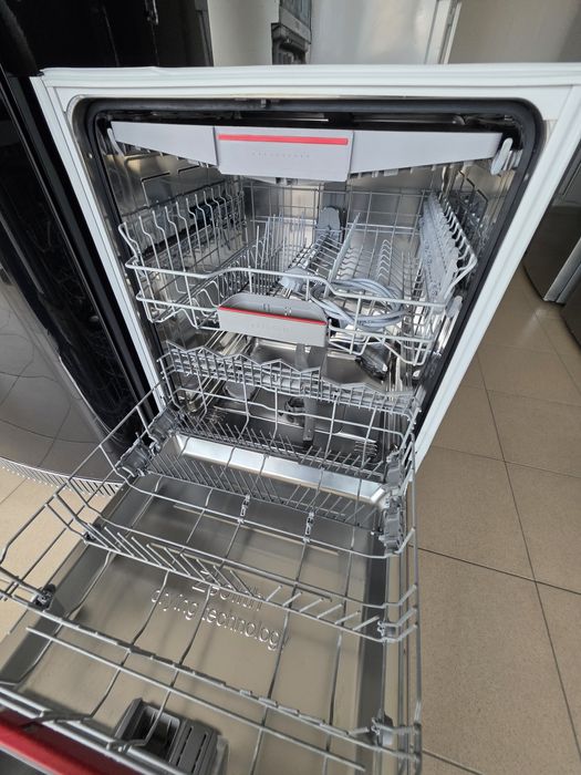 Съдомиялна за частично/полу вграждане Bosch