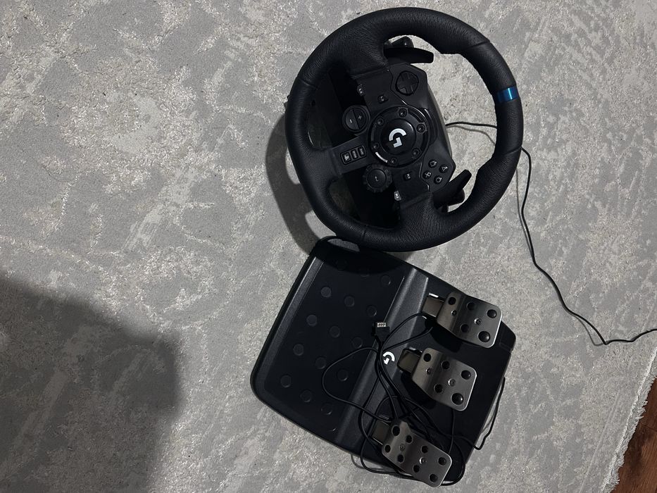 Гоночный руль G923
