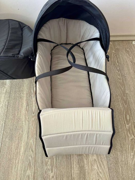 Кош за новородено със сенник Cocoon - Mountain Buggy