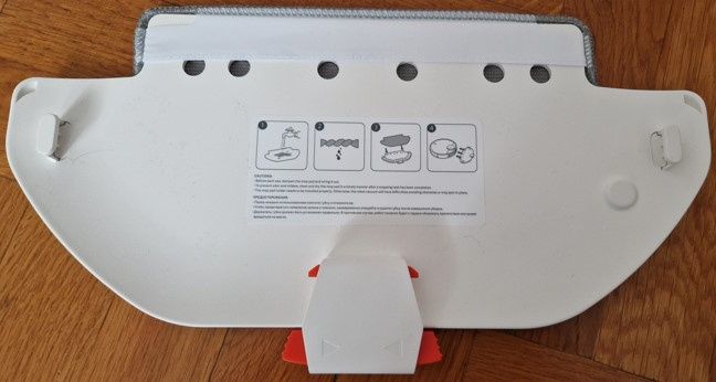 Робот пылесос в хорошем состоянии