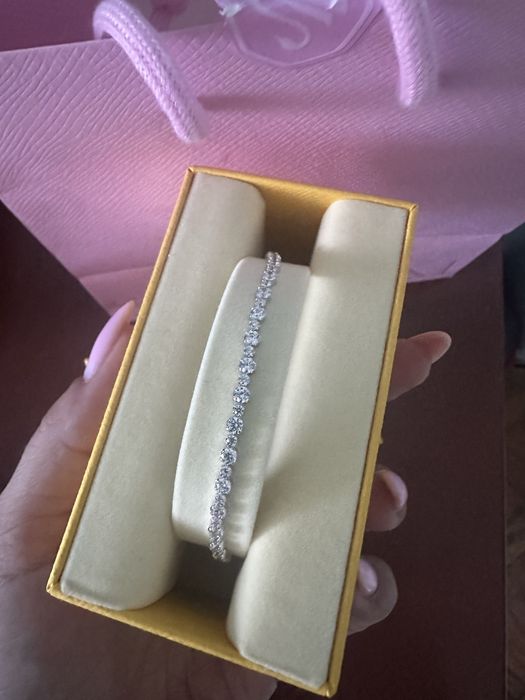 Гривна Swarovski чисто нова