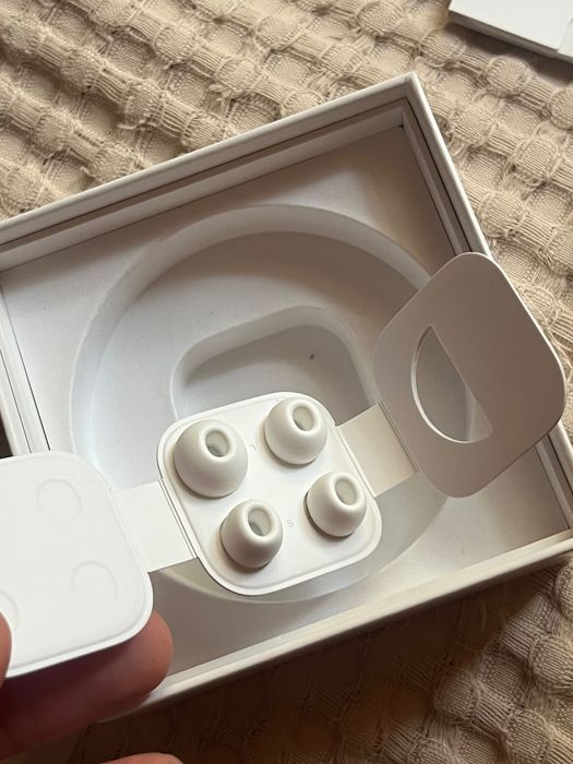 Продам airpods pro оригинал 100%