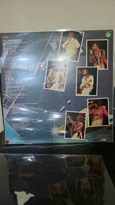 Vinil uri Lionel Riche