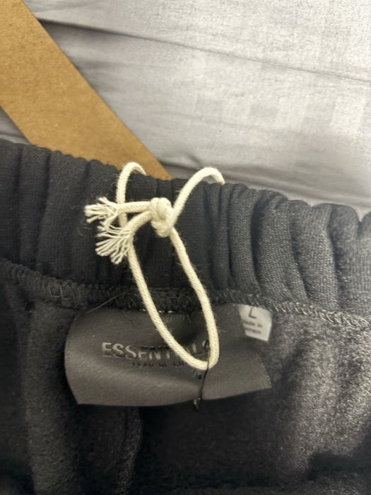 Pantaloni Essentials