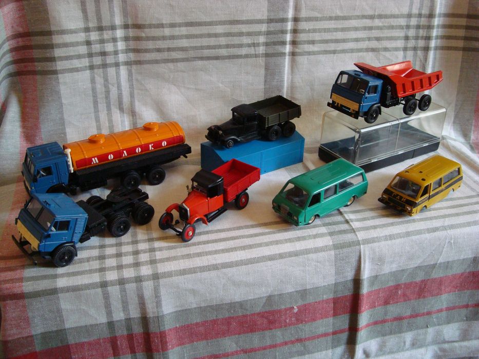 Модели Авто СССР. м-б (1 : 43) Одним ЛОТОМ . Есть обмен.
