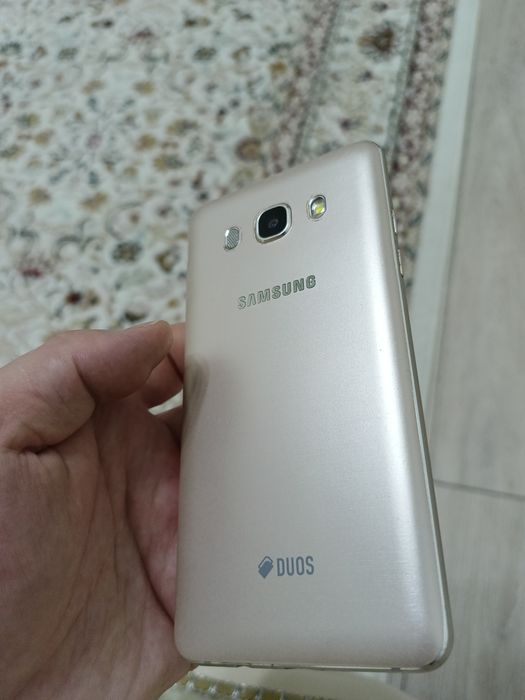 Продам Samsung Galaxy J 5