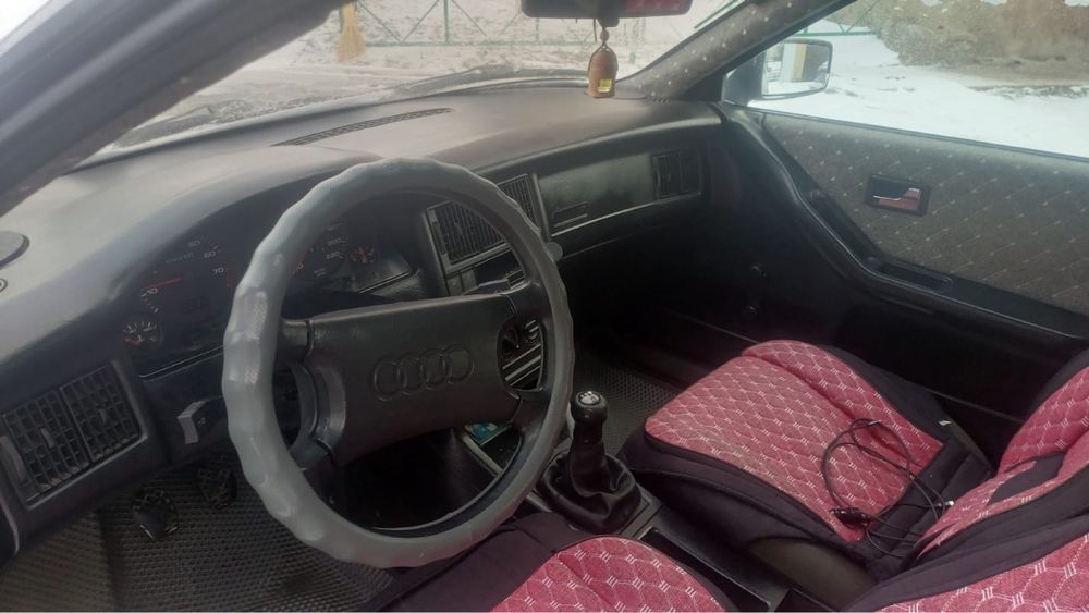 Продам машину Audi 80 1989г.