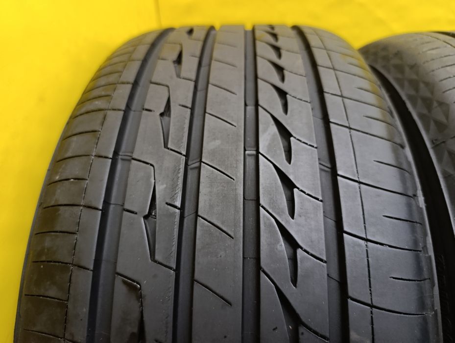 Шины 255 45 R18 Bridgestone 2шт