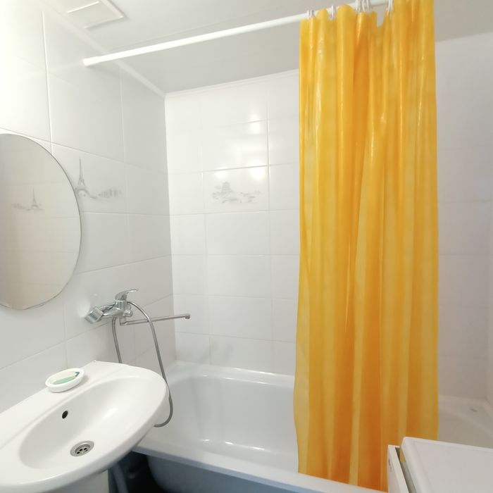 Сдам посуточно 1 кв в 11 микр