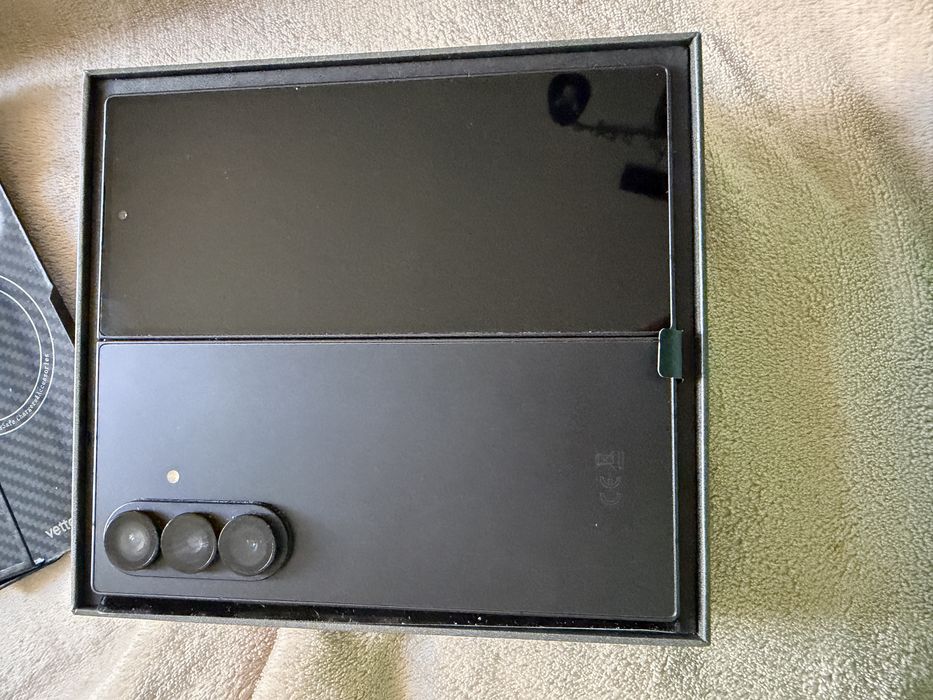 Samsung Fold 7 1TB  cutie garantie