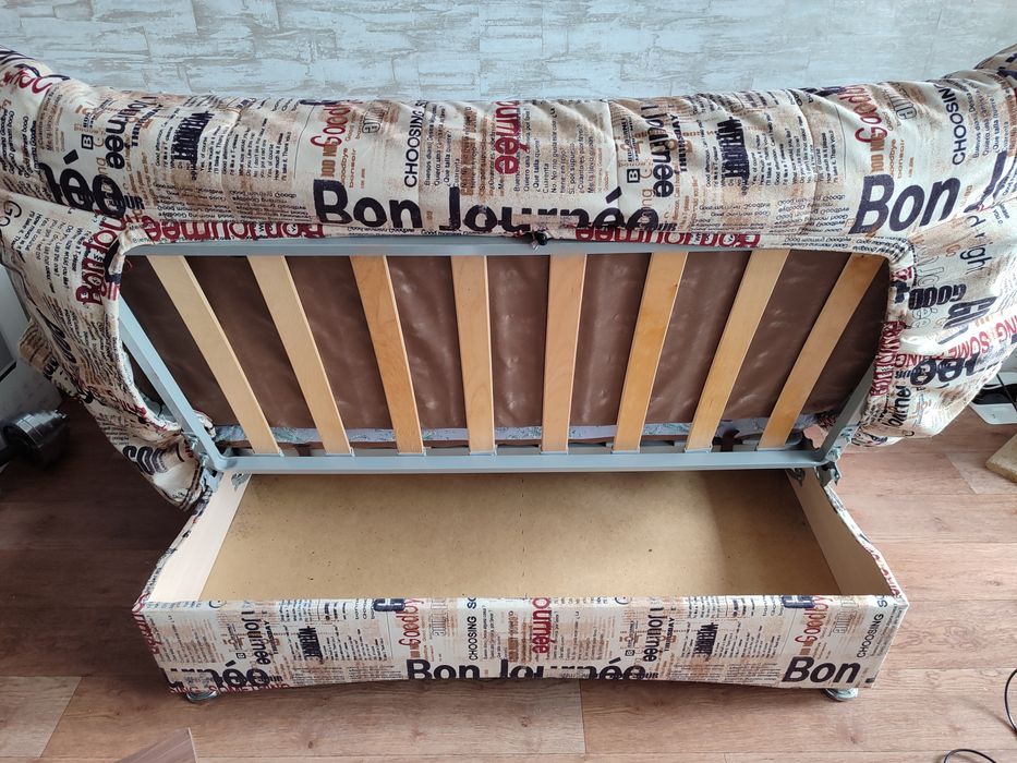 Продам диван в отличном состоянии