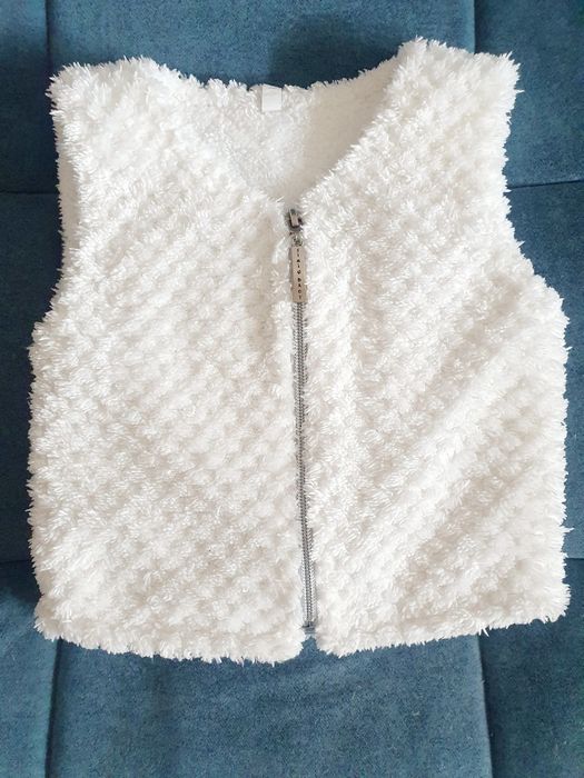 Жилетка плюшевая на девочку 1 года