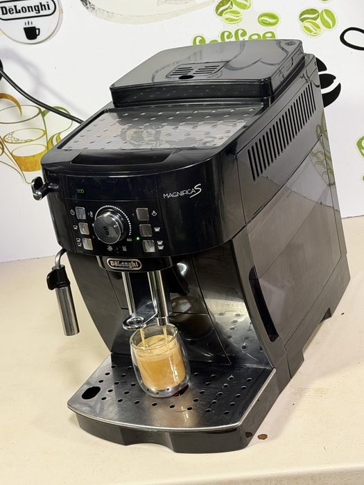 Кафемашина кафе автомат delonghi magnifica S с гаранция