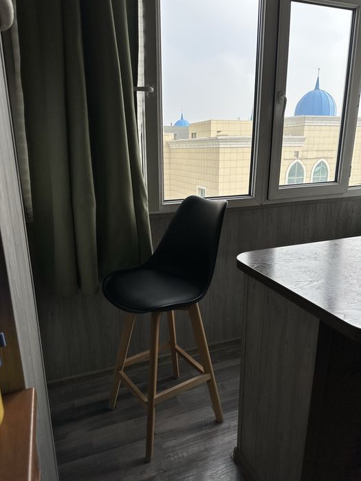 Барьные стулья новые