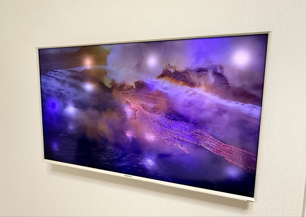 Телевизор Samsung 102 см (40 дюймов).