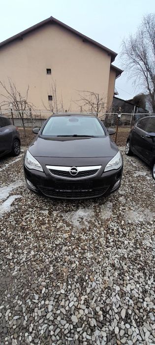Opel astra j 2012 , 2.0 cdti 165 cp automata