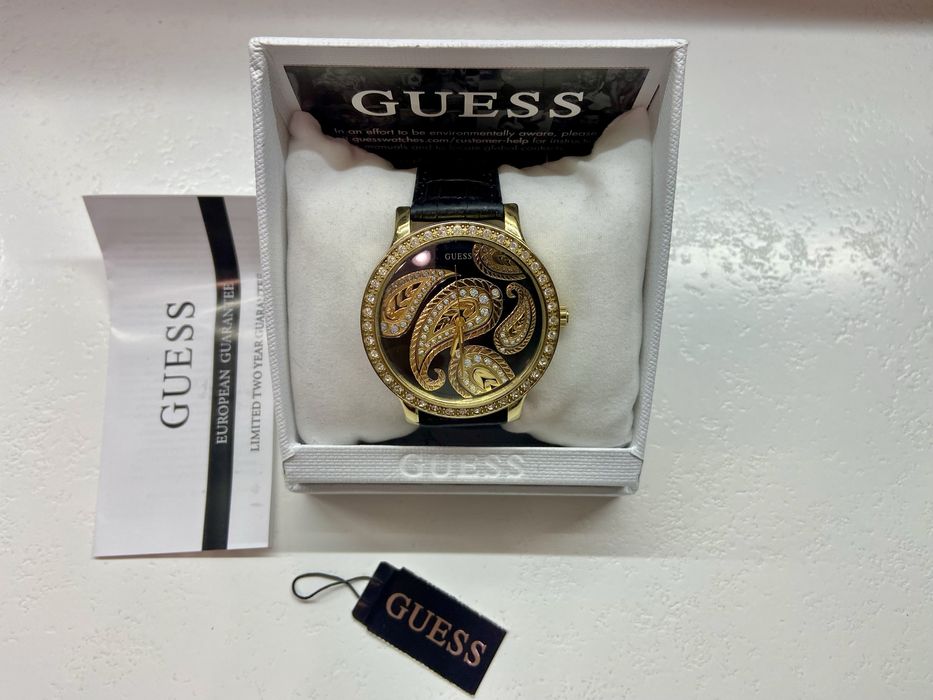 Guess - часовник /намален/