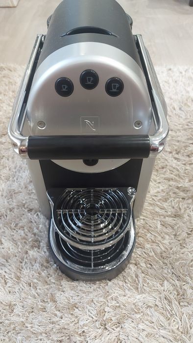Кафе машина Nespresso Zenius