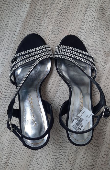 Босоножки Caparros