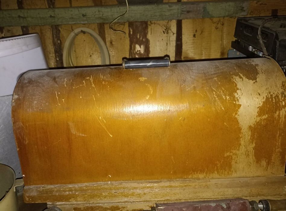 Продам швейню машину