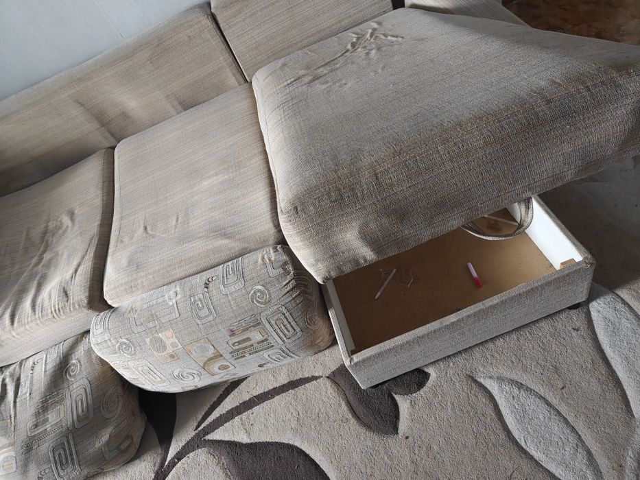 Угловой диванчик