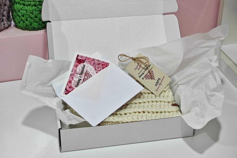 Ръчно плетена унисекс шапка модел „Алекс“ универсален размер