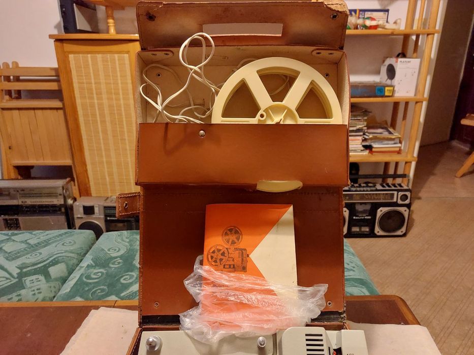 Стар прожекционен апарат-кино