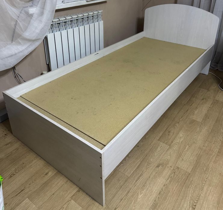 Продам односпальную кровать