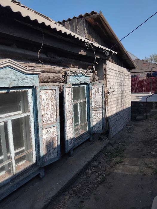 Продам дом из бревна на материалы