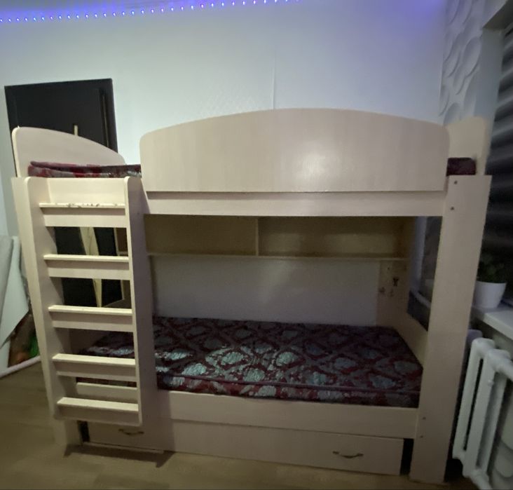 Продам 2-х ярусную кровать