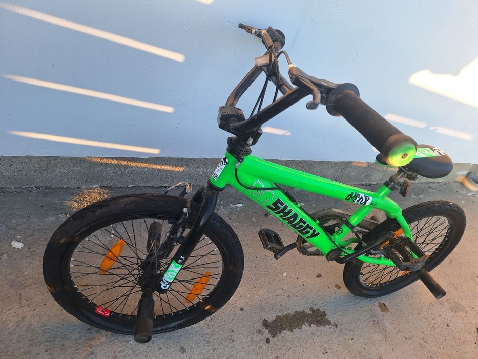 Vand trei biciclete
Venture 500 lei 26 inc
Velros 600 lei aluminiu 24 ich
BMX 700 lei