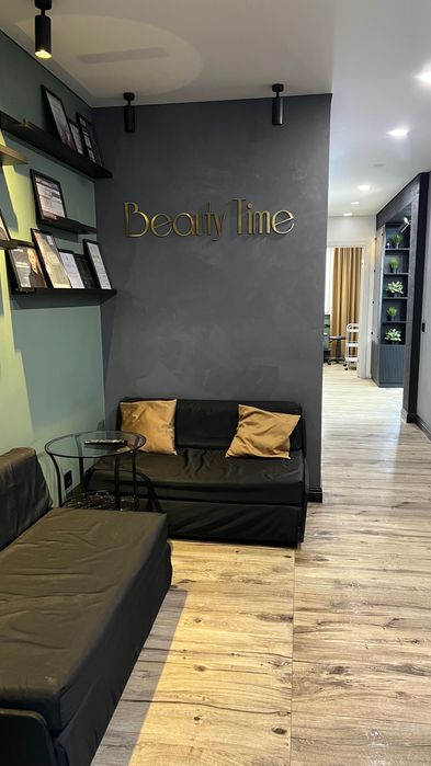 Сдаю кресло парикмахера в салоне красоты